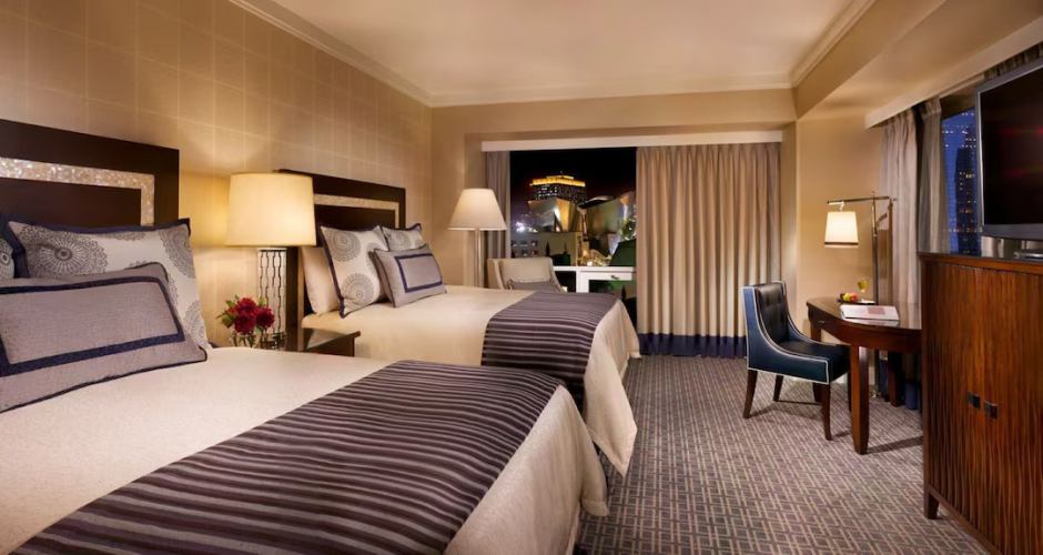 Save 8% on Expedia Late May Hotel Stays airbnb